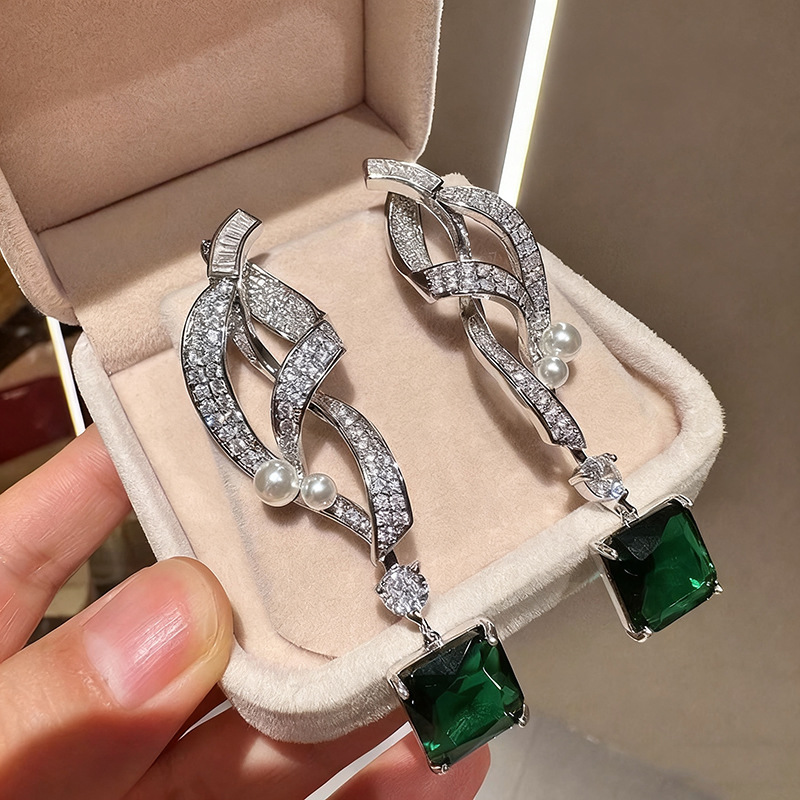 Women'S Fashion Magazine - Retro luxe smaragdgroene vierkante diamanten oorbellen