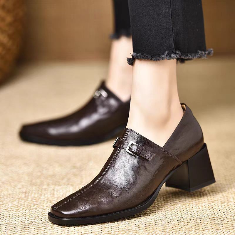 Women'S Fashion Trends Autumn 2025 - Vrouwen Hoge Hakken Vierkante Neus Lederen