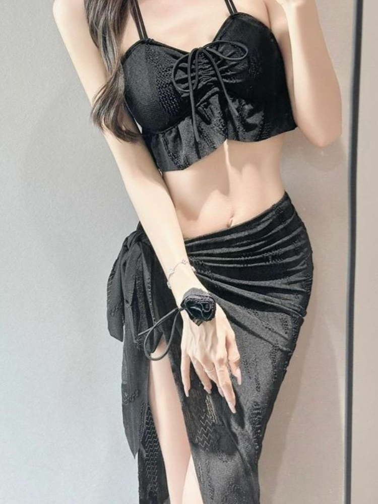 Women Fashion Outfits - Dames bloemenbadpak met twee delen, modieus