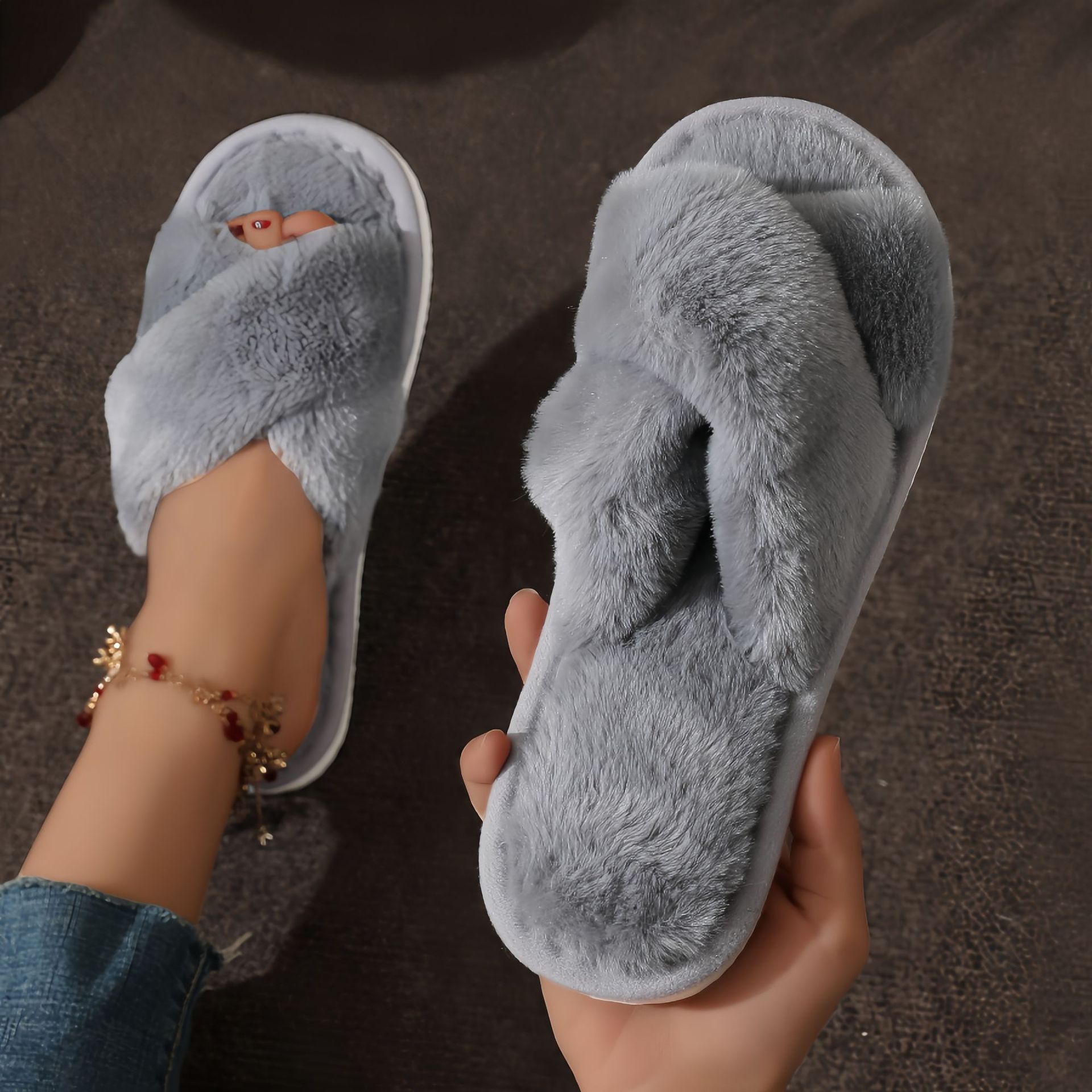 Home Fuzzy Cross Slipper Dames - Women'S Fashion Winter 2025 recensie en prijs